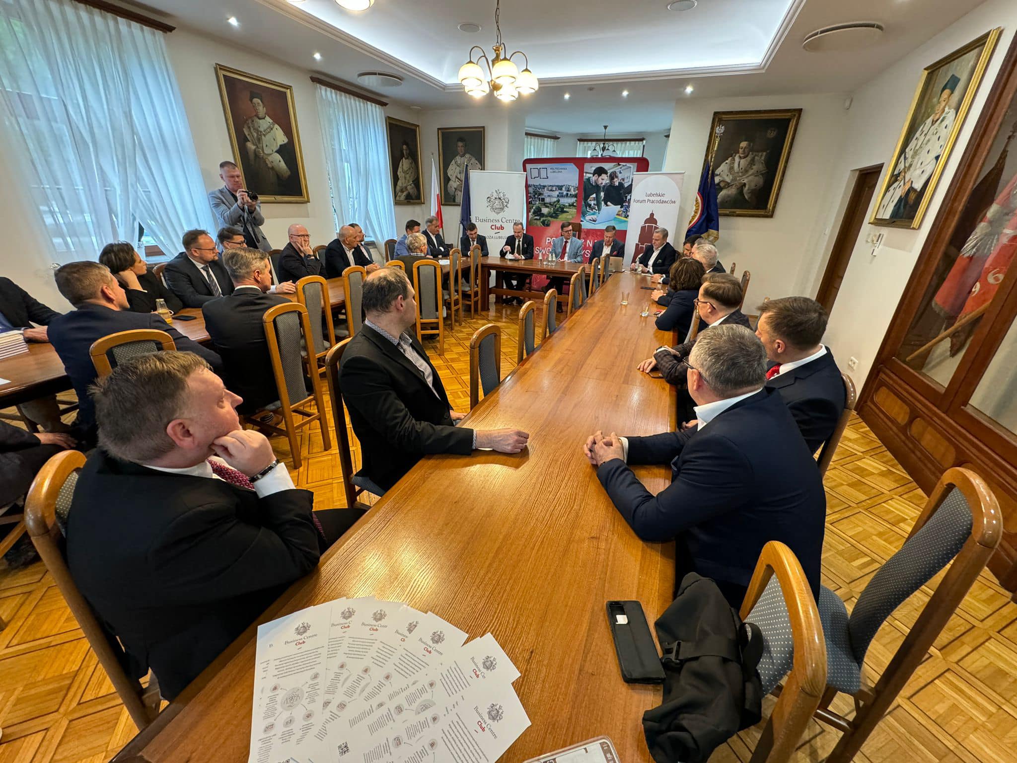 438931215 961385352056600 8614358260878234483 n