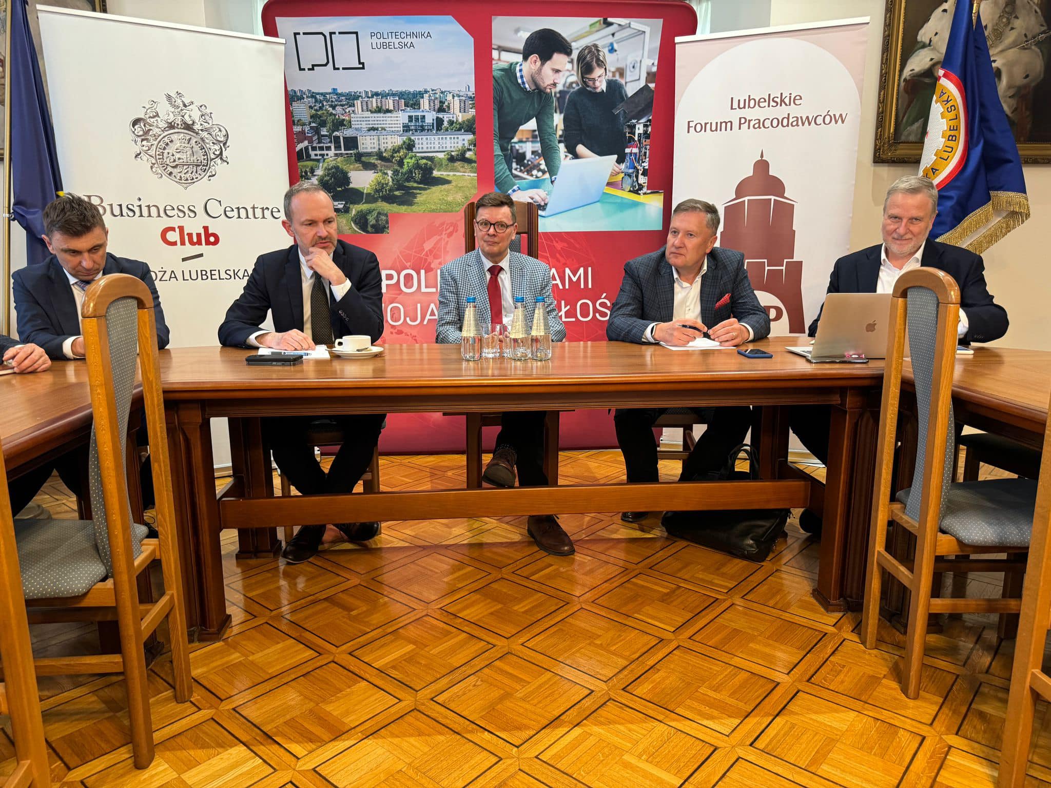 438983370 961385372056598 878359354830260719 n